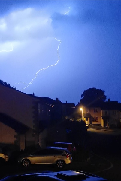 Wahoo! We have a stonking thunderstorm, anyone else?