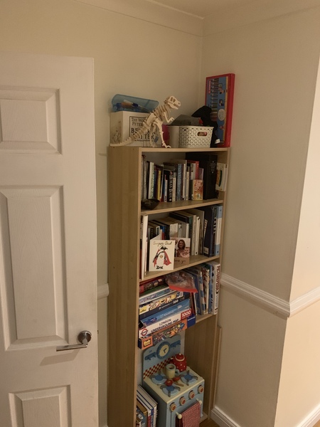 Corner storage solution