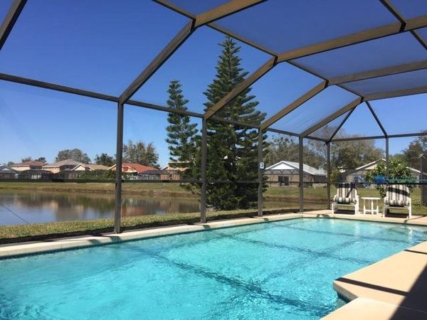 A week’s accommodation in Florida