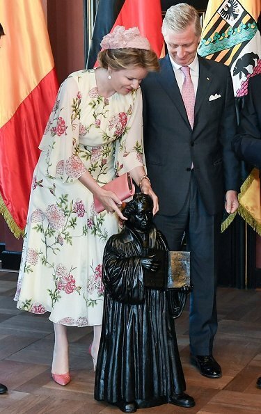 Royal style & gossip: from christening gowns to tennis lawns