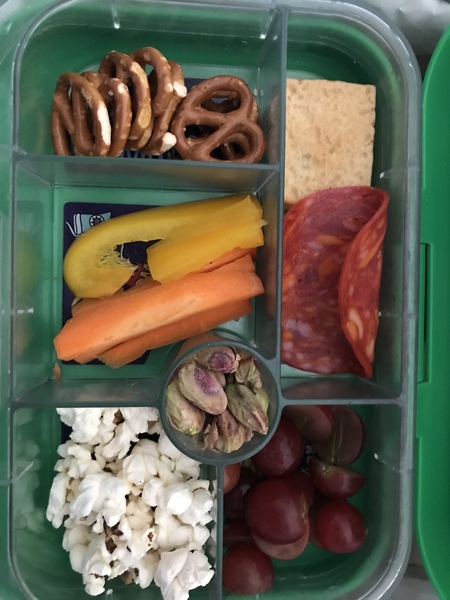 What do I put in a kids’ lunch box?