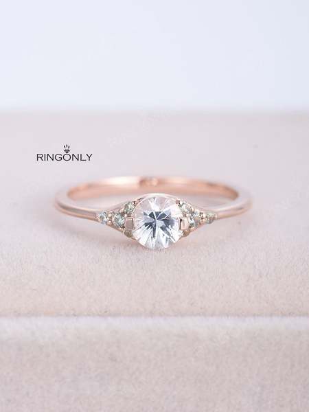 Ring to go alongside wedding band