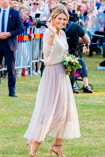 Royal style and gossip: From foundation to Foundations...