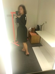 Les Parisiennes des Mamansnet: See life in pink, but do not wear it!