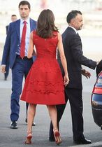 Royal style and gossip: From foundation to Foundations...