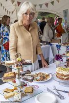 Royal style and gossip: From foundation to Foundations...