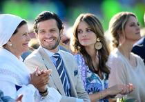 Royal style and gossip: photo calls and tennis balls