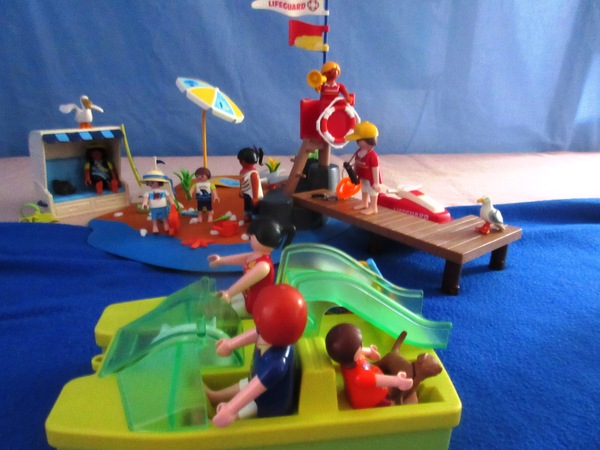 It's the summer holiday season for the Playmobil people in our house...