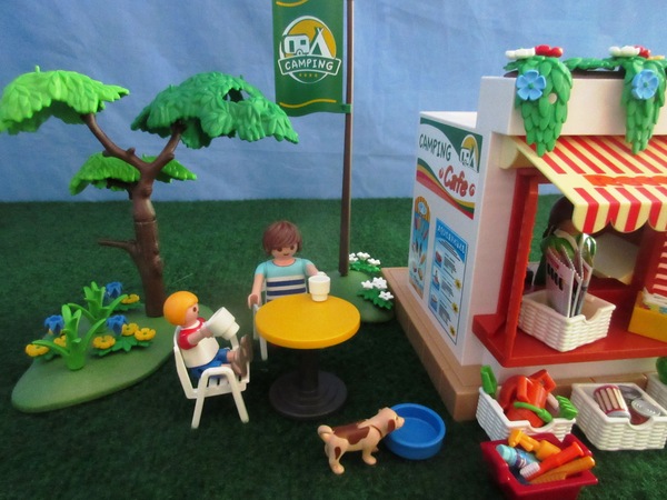 It's the summer holiday season for the Playmobil people in our house...