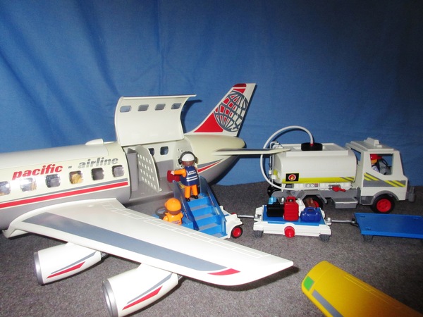 It's the summer holiday season for the Playmobil people in our house...