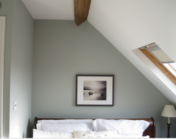 What colour walls (or wallpaper suggestions) for bathroom with greige tiles?