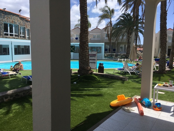 Canary Islands-swim up pool room