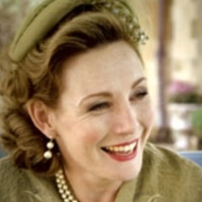 Help me identify a famous person!