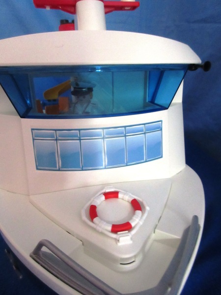 It's the summer holiday season for the Playmobil people in our house...