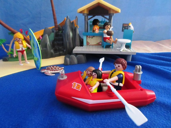 It's the summer holiday season for the Playmobil people in our house...