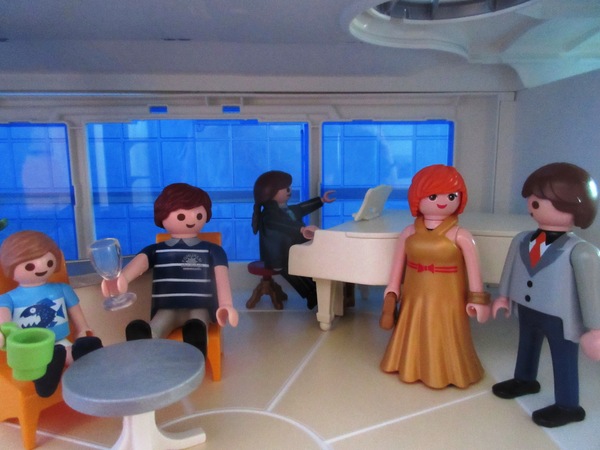 It's the summer holiday season for the Playmobil people in our house...