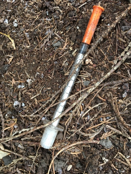 Help needed to identify syringe