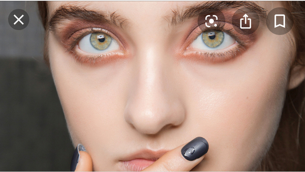 Eye colour