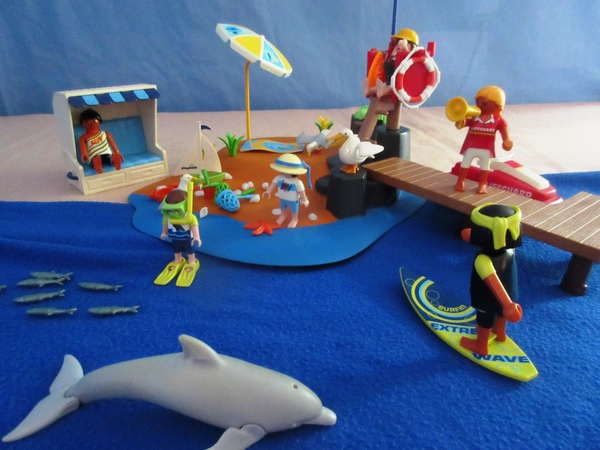 It's the summer holiday season for the Playmobil people in our house...