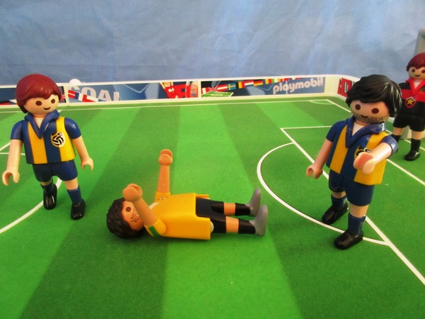 It's the summer holiday season for the Playmobil people in our house...