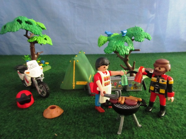 It's the summer holiday season for the Playmobil people in our house...