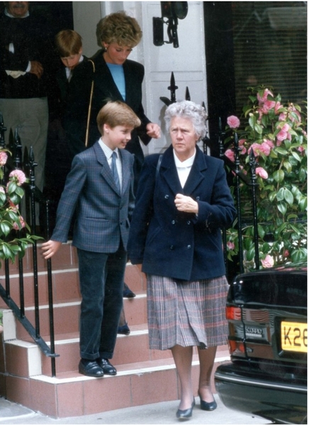 Royal style & gossip: Breton stripes and skinny jeans...