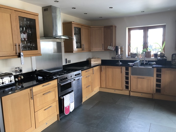 What colour tiles would you put in this kitchen?