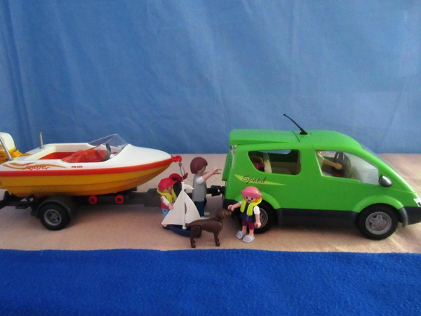 It's the summer holiday season for the Playmobil people in our house...
