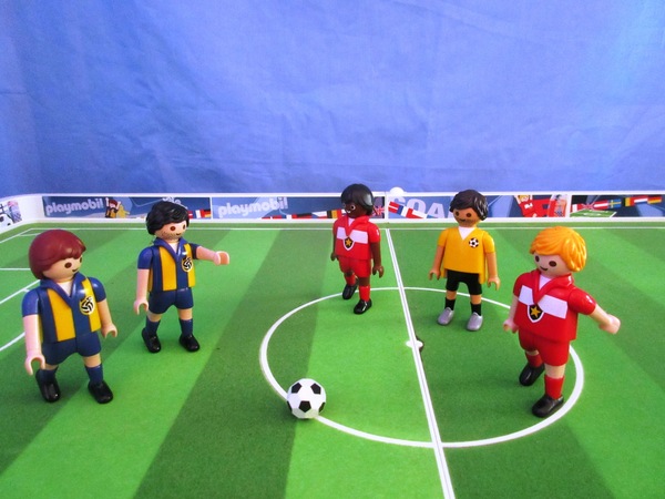 It's the summer holiday season for the Playmobil people in our house...