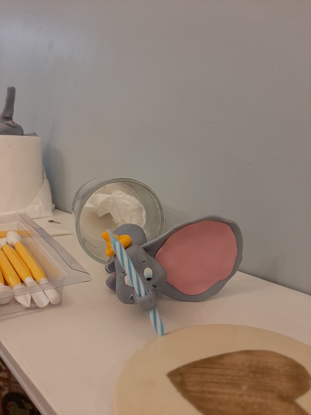 Cake decorators emergency help needed!!!