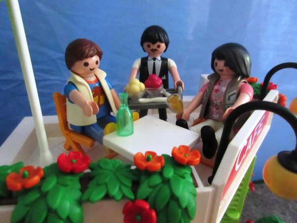 It's the summer holiday season for the Playmobil people in our house...