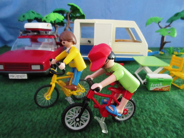 It's the summer holiday season for the Playmobil people in our house...