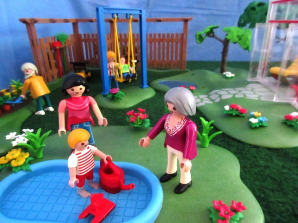 It's the summer holiday season for the Playmobil people in our house...