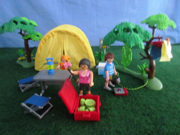 It's the summer holiday season for the Playmobil people in our house...