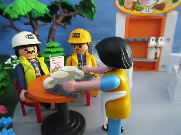 It's the summer holiday season for the Playmobil people in our house...