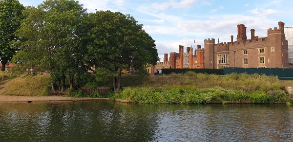 What are your lovely UK views to travel to and photograph - so I can share with my lovely friend?