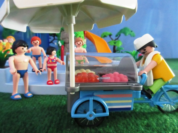 It's the summer holiday season for the Playmobil people in our house...