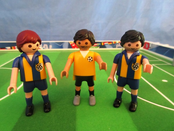 It's the summer holiday season for the Playmobil people in our house...