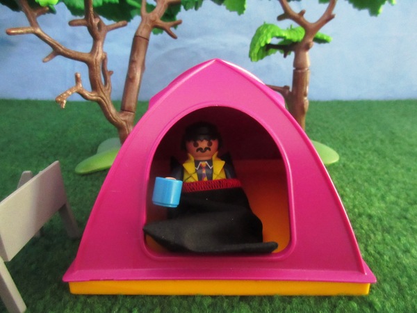 It's the summer holiday season for the Playmobil people in our house...