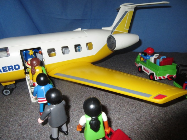 It's the summer holiday season for the Playmobil people in our house...