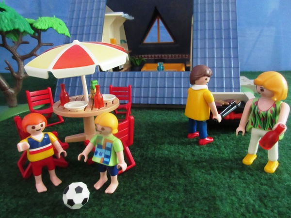 It's the summer holiday season for the Playmobil people in our house...