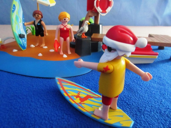 It's the summer holiday season for the Playmobil people in our house...