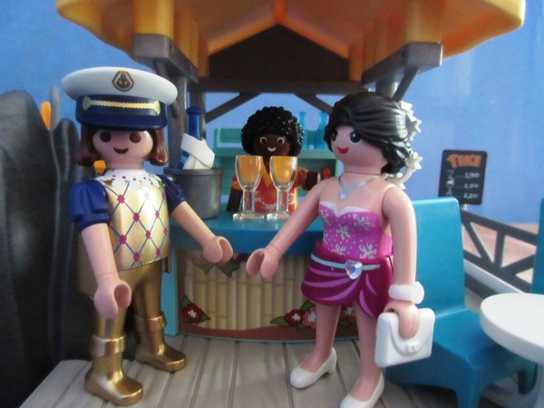 It's the summer holiday season for the Playmobil people in our house...