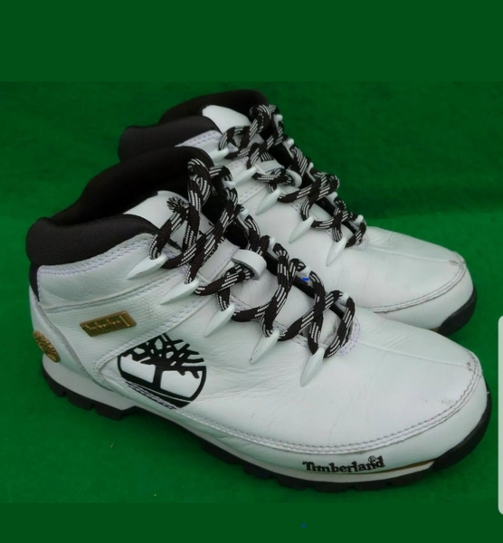 What clothes would put you off a potential partner?