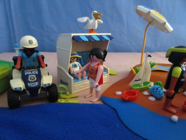 It's the summer holiday season for the Playmobil people in our house...