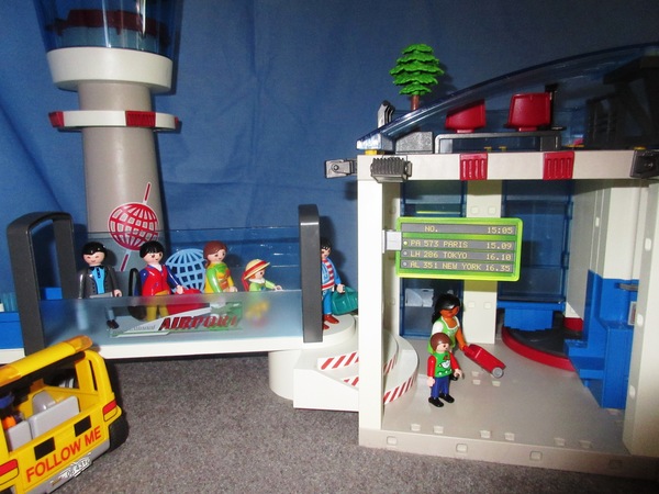 It's the summer holiday season for the Playmobil people in our house...