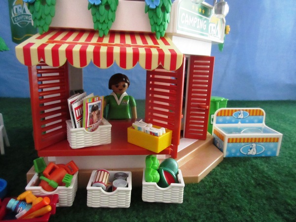 It's the summer holiday season for the Playmobil people in our house...
