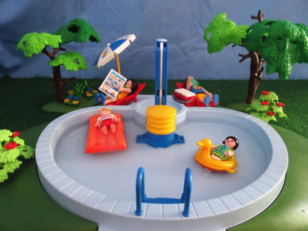 It's the summer holiday season for the Playmobil people in our house...