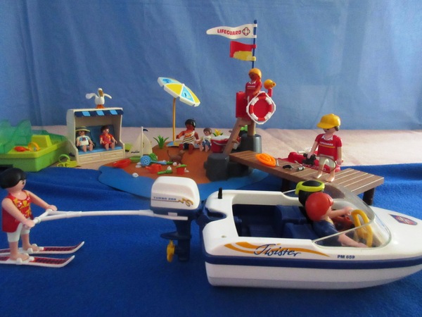It's the summer holiday season for the Playmobil people in our house...