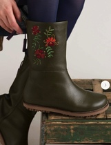 Quirky style with an eye to autumn